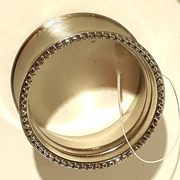 Kemp & Beatley Brushed Silver Beaded Napkin Ring Set of 8 NWT - Picture 2 of 6